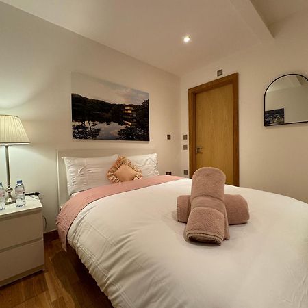 The Noko 2 Bedroom Apartment Central London By Wild Лондон Экстерьер фото
