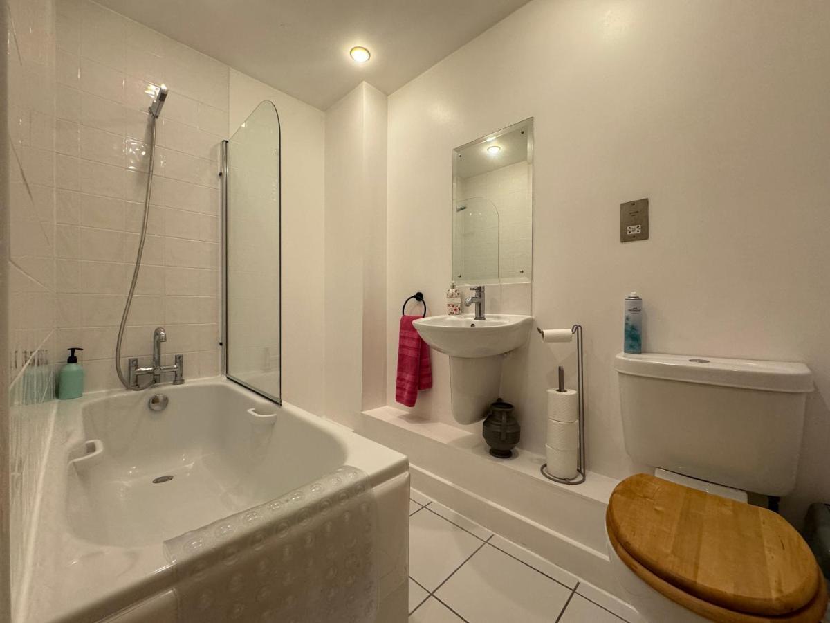 The Noko 2 Bedroom Apartment Central London By Wild Лондон Экстерьер фото